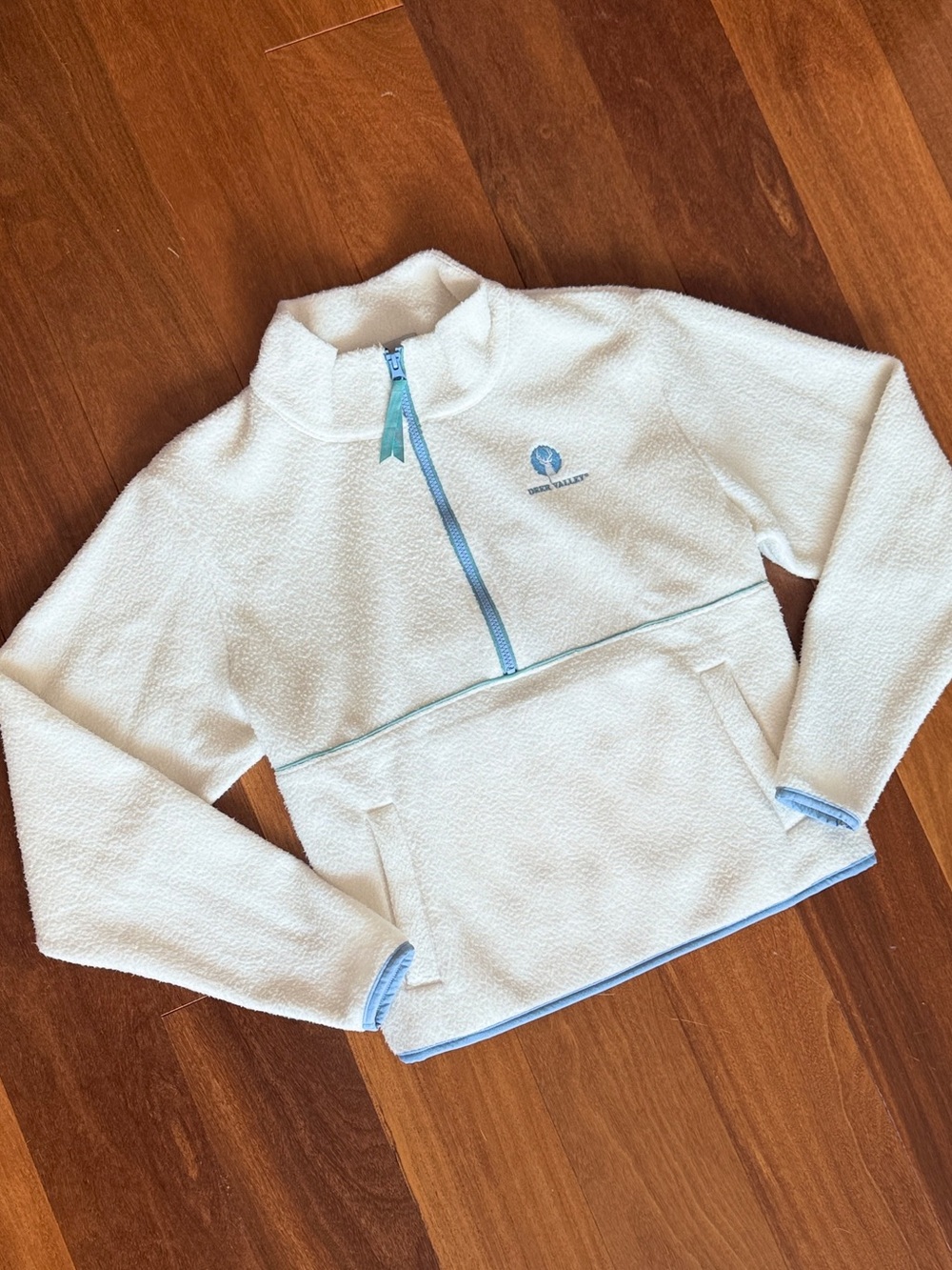 NWOT Deer Valley White Fleece Quarter-Zip Pullover with Teal Trim Color block